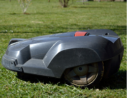 Global Consumer Power Lawn & Garden Equipment Robotic Lawnmower in grass