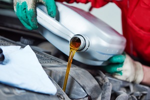 Global Engine Oil Oil Change in a Car